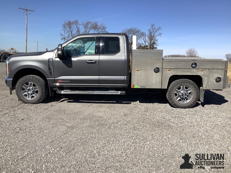 2023-ford-f250-lariat-image-9