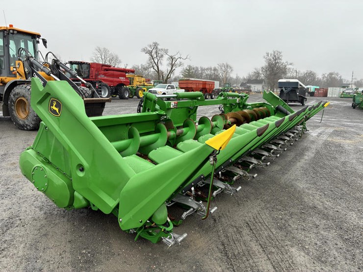 2024-john-deere-c12f-image-19