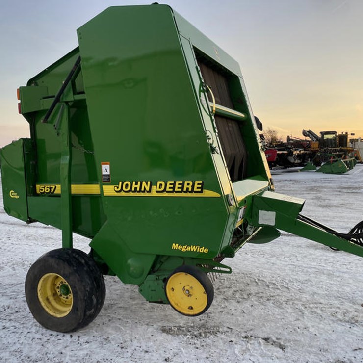 2001 JOHN DEERE 567