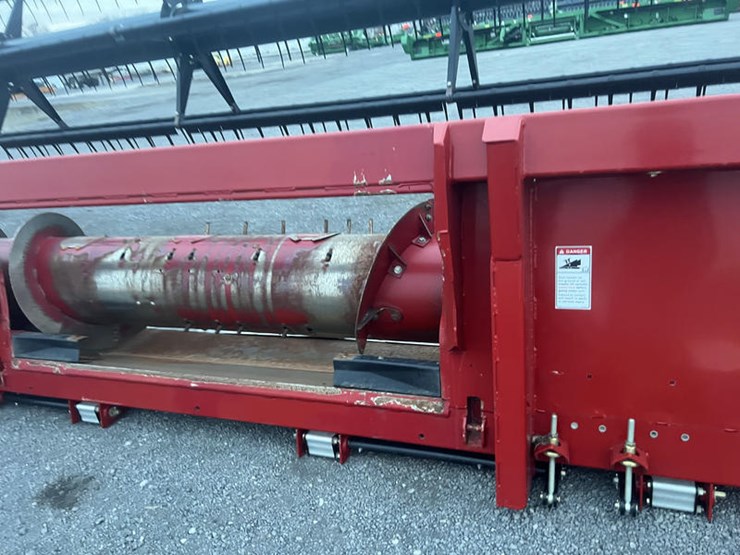 2011-case-ih-3020-image-22