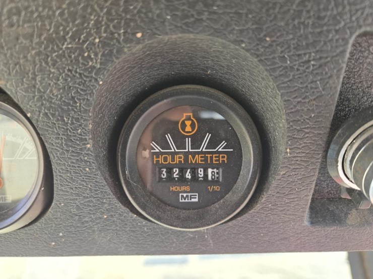 massey-ferguson-850-image-25