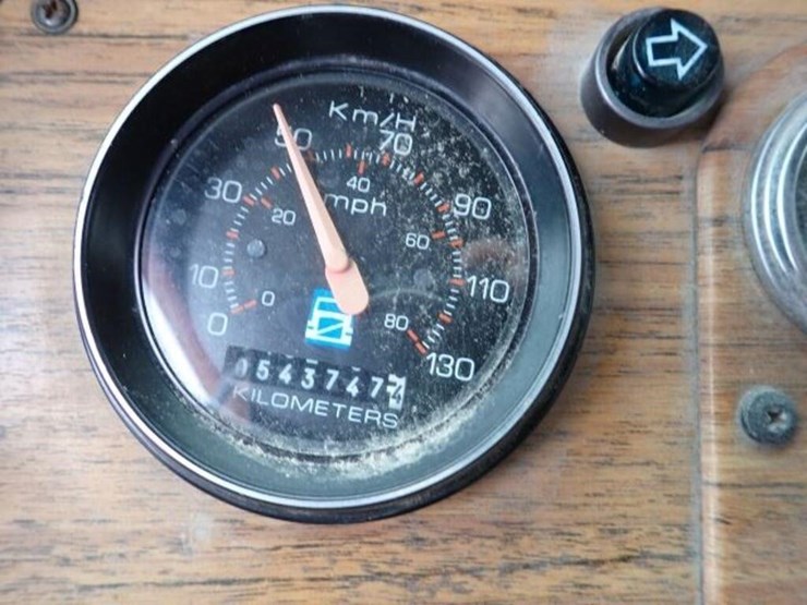 1990-white-gmc-t/a-water-truck-4v2bdbme1ln633643-image-13