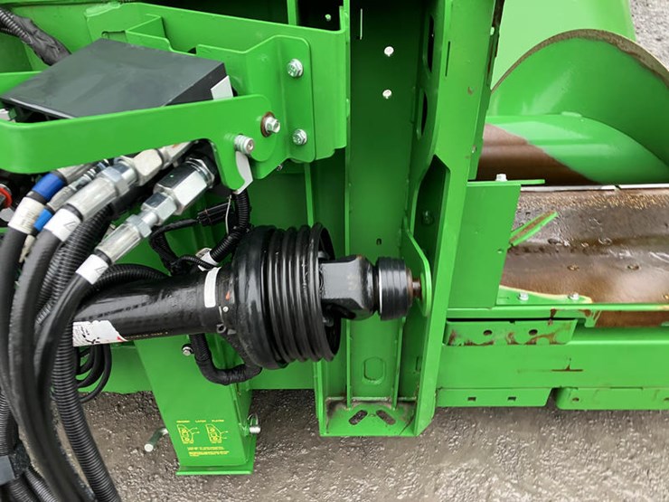 2024-john-deere-c16f-image-14