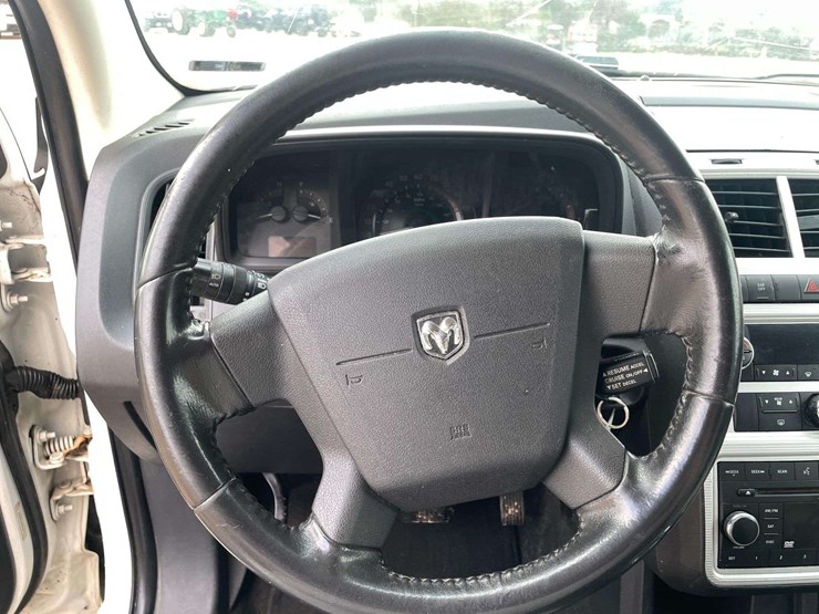 2009-dodge-journey-sxt-image-12