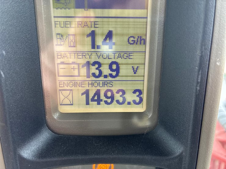 2015-case-ih-patriot-3340-image-83