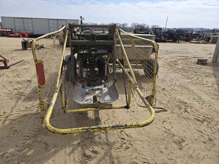 john-deere-336-image-9