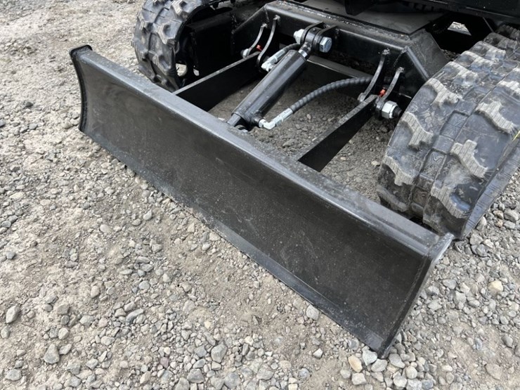 2026-miva-va15-mini-hydraulic-excavator-image-13