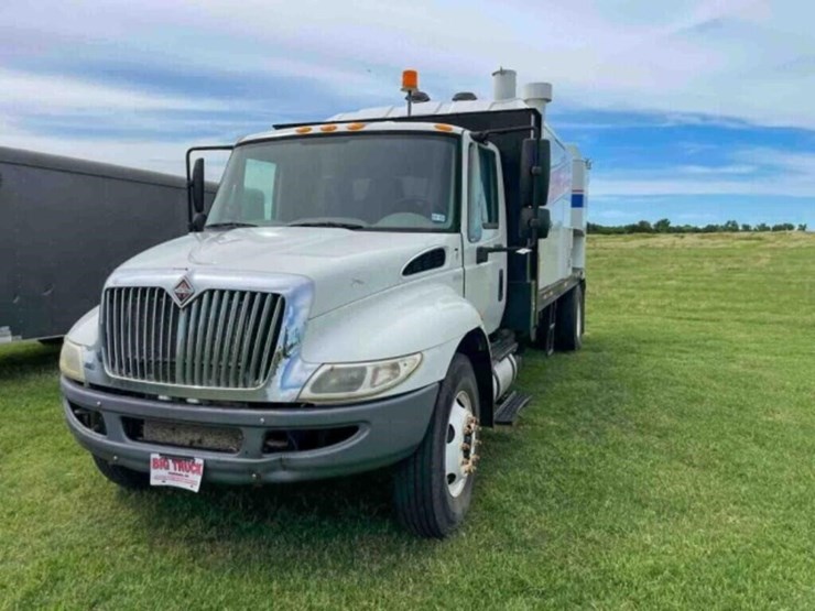 2014-international-durastar-4300-image-2