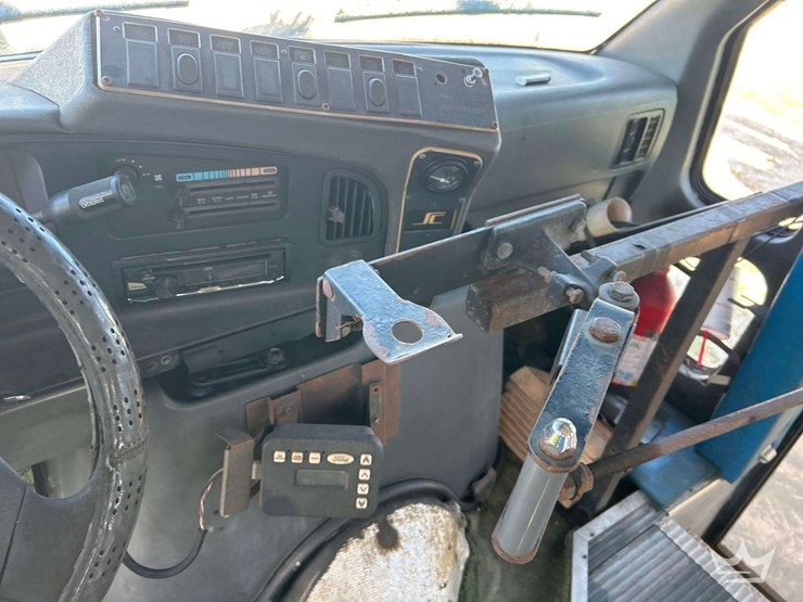 1996-ford-e450-image-13