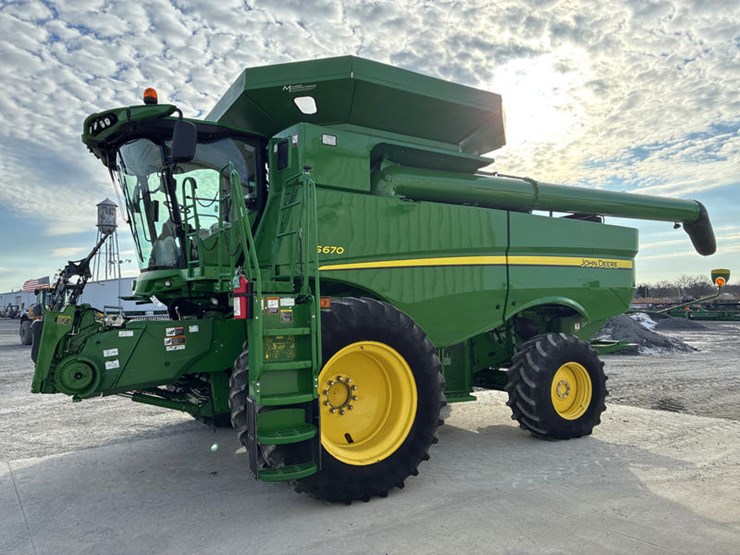 2015-john-deere-s670-image-12