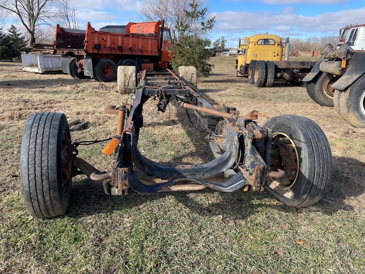 #4217-•-truck-cab-and-chassis-frame-image-2
