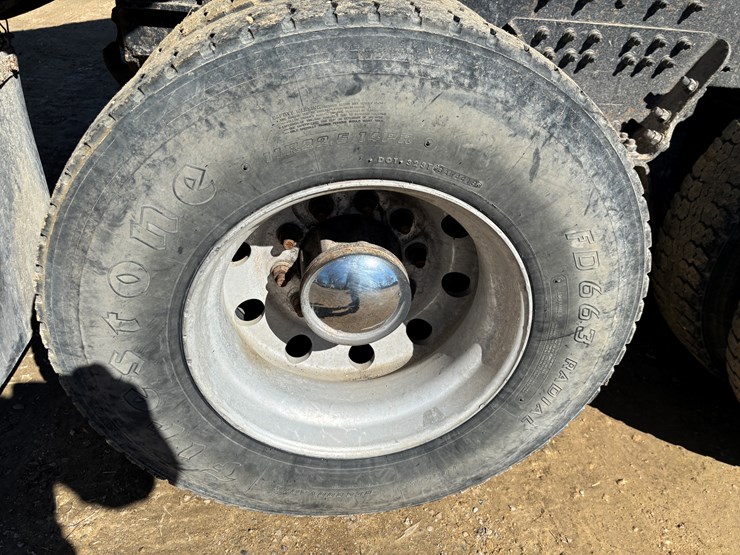 2009-peterbilt-340-image-92