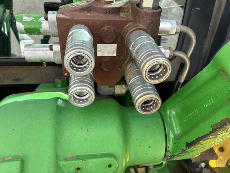 2009-john-deere-6115d-image-22