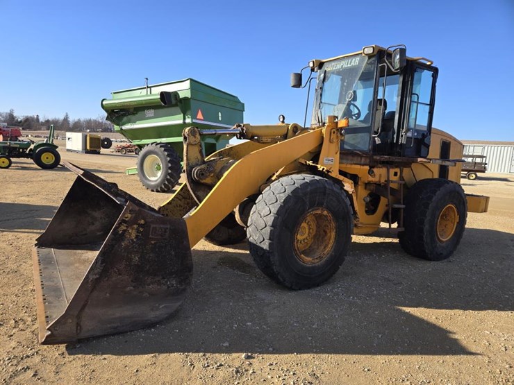 2005-caterpillar-938g-image-1