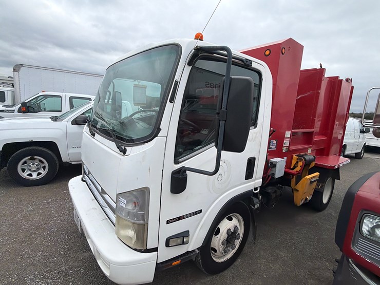 2008-gmc-5500-image-1