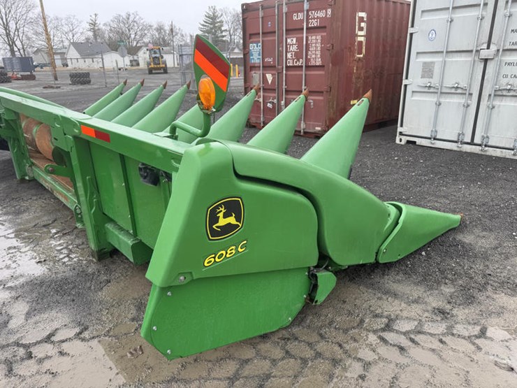 2013-john-deere-608c-image-15