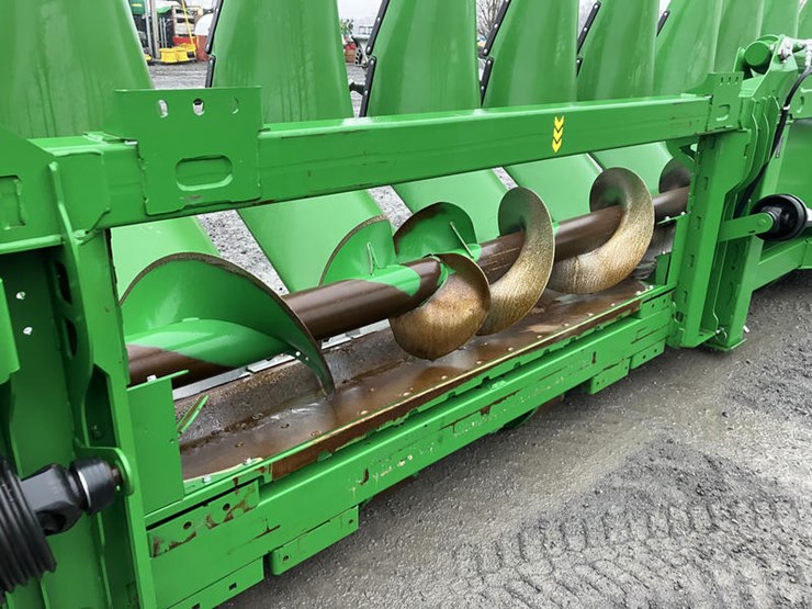 2024-john-deere-c16f-image-13