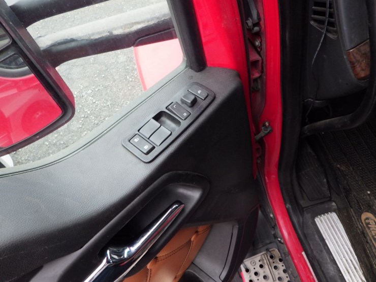 2022-kenworth-t680-image-31