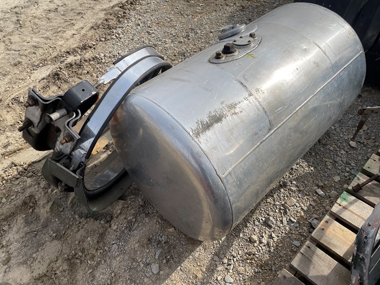 #4269-•-peterbilt-fuel-tank-image-6