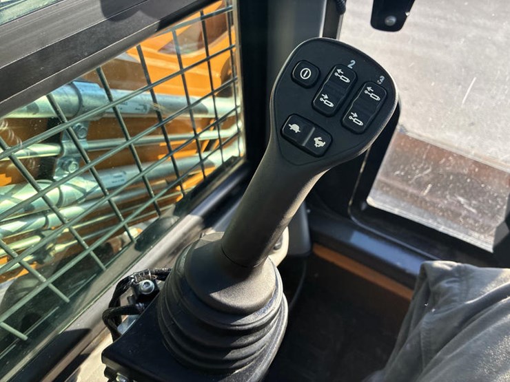 2024-case-tv620b-image-64