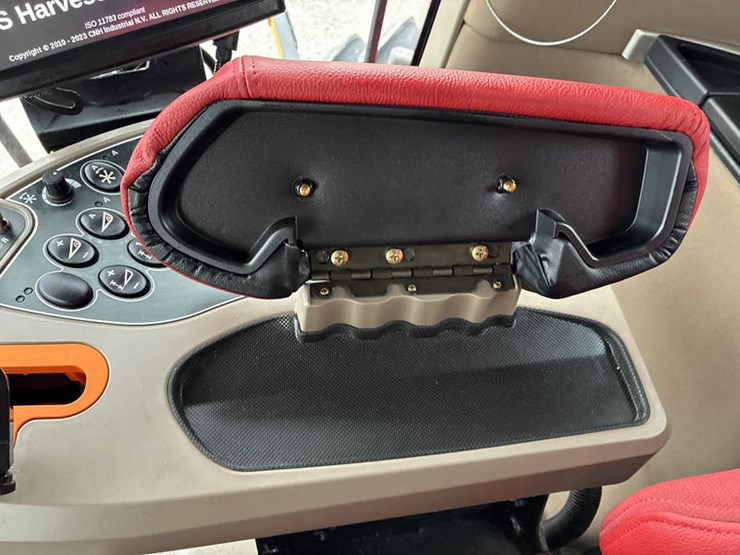 2024-case-ih-8250-image-102