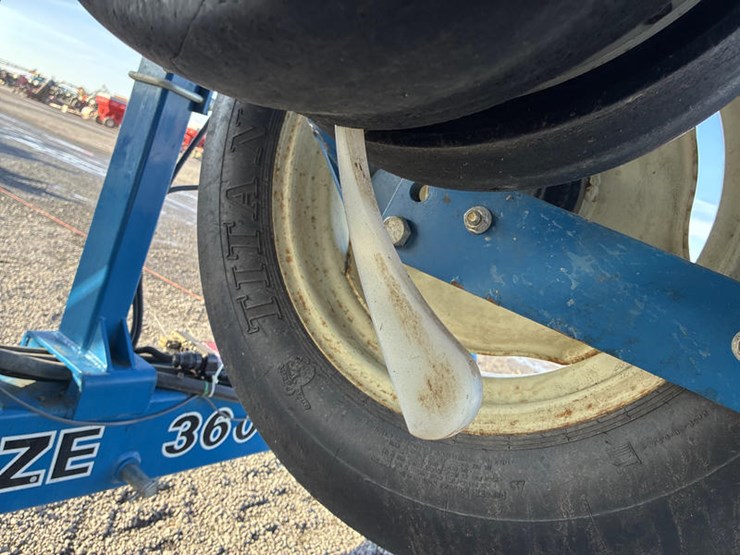 2010-kinze-3600-image-28