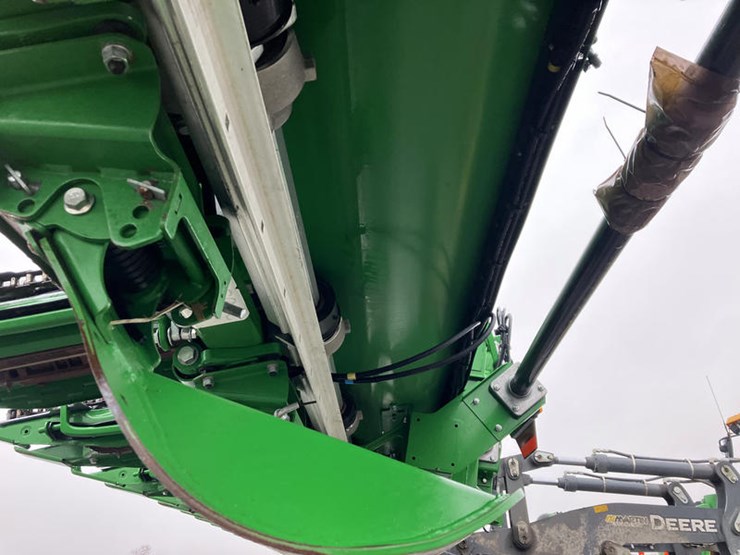 2024-john-deere-c16f-image-30