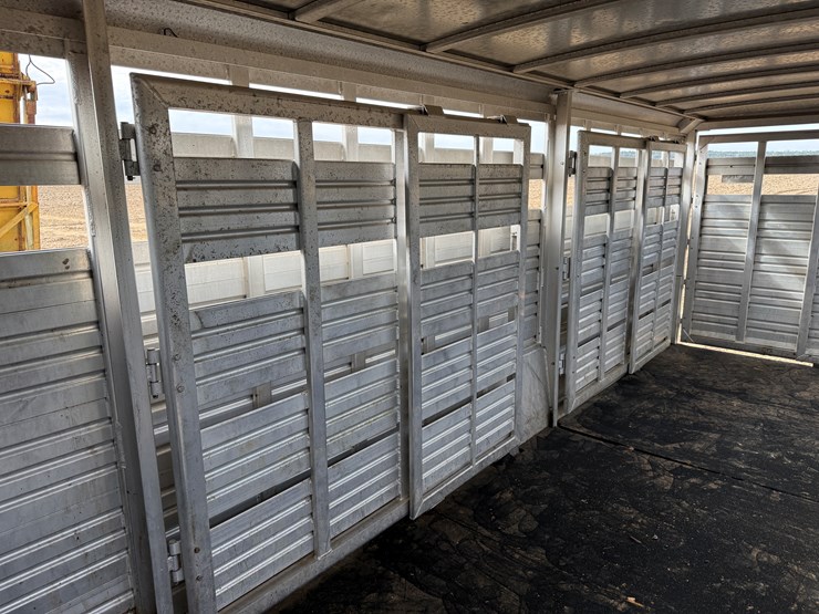 featherlite-24-ft-image-16