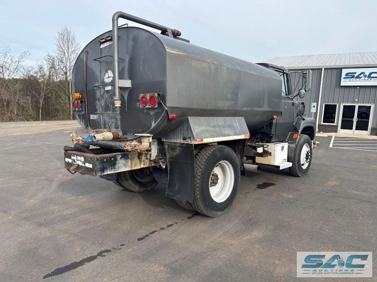 1994-ford-l9000-image-6