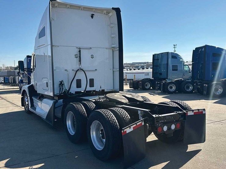 2022-kenworth-t680-image-3