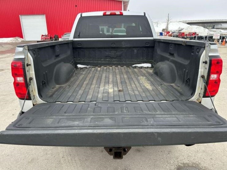 2018-chevrolet-silverado-2500hd-image-59