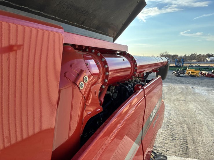 2010-case-ih-8120-image-101