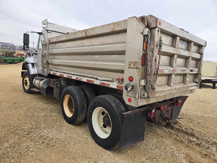 2014-international-7400-image-13