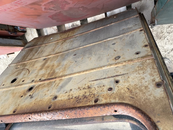 #4401-•-(2)-l-body-cfd-truck-doors-image-6