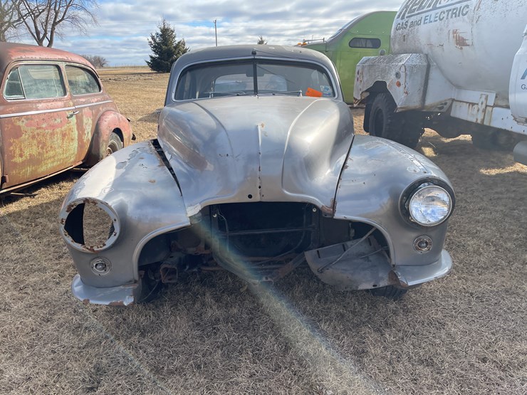 #4203-•-1947-buick-super-sedan,-(has-title)-image-2
