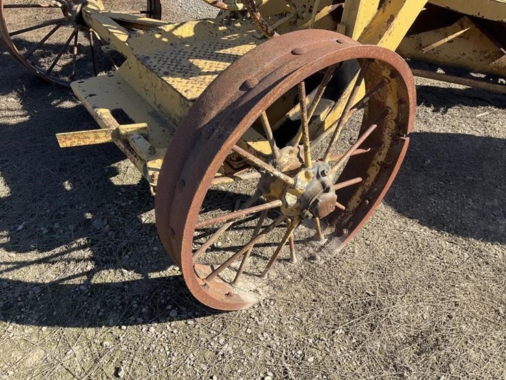 caterpillar-10-image-12