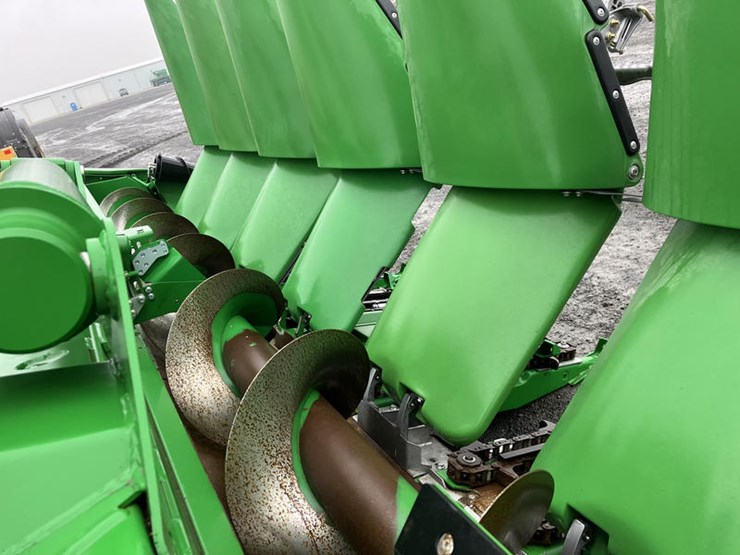 2024-john-deere-c16f-image-15