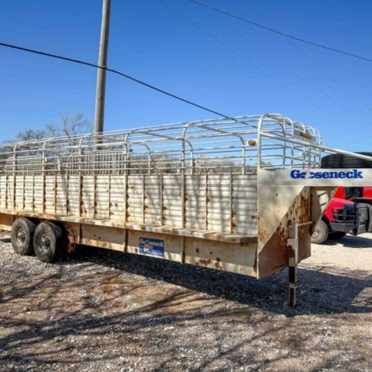 24’ x 6’ Gooseneck Livestock Trailer