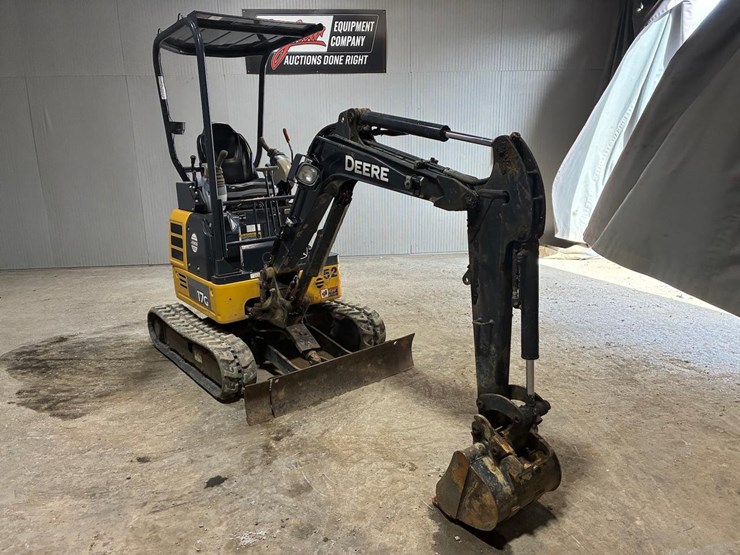 2019-deere-17g-image-7