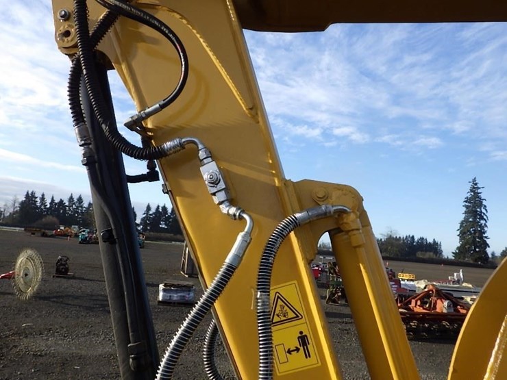 caterpillar-305.5-image-21