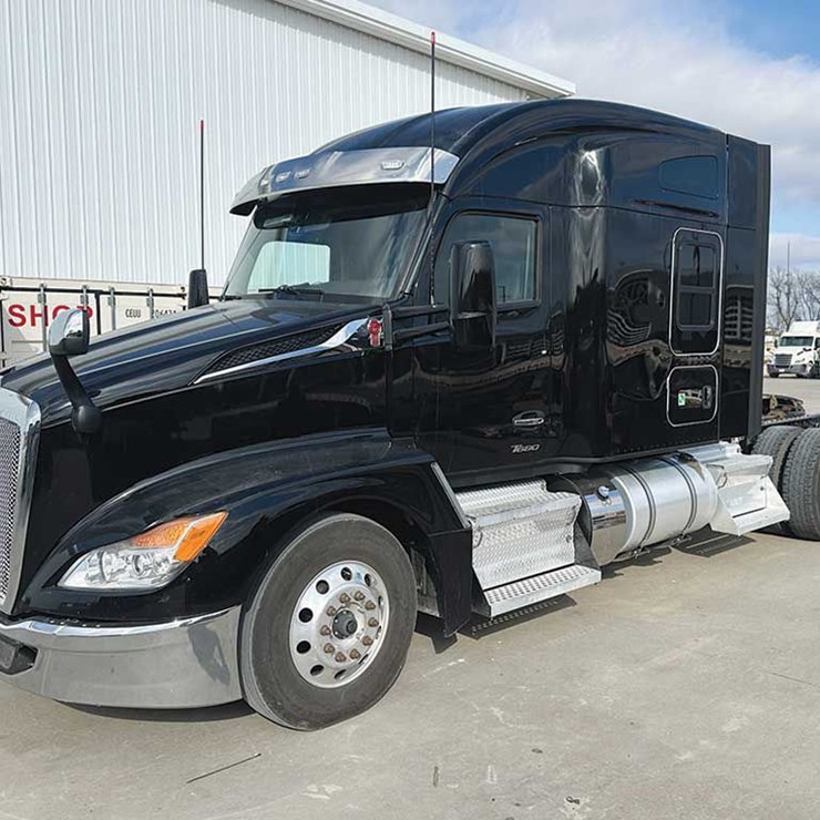2023 KENWORTH T680
