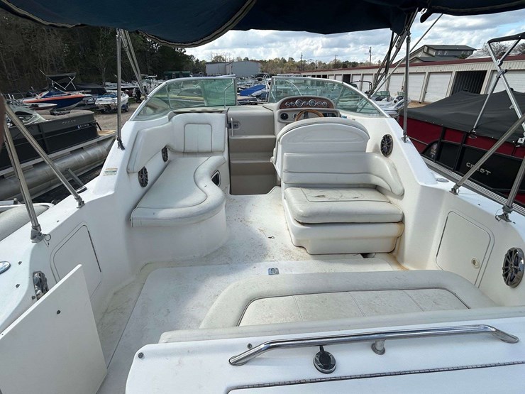sea-ray-270-sundancer-boat-image-13