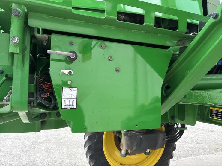 2021-john-deere-r4030-image-48