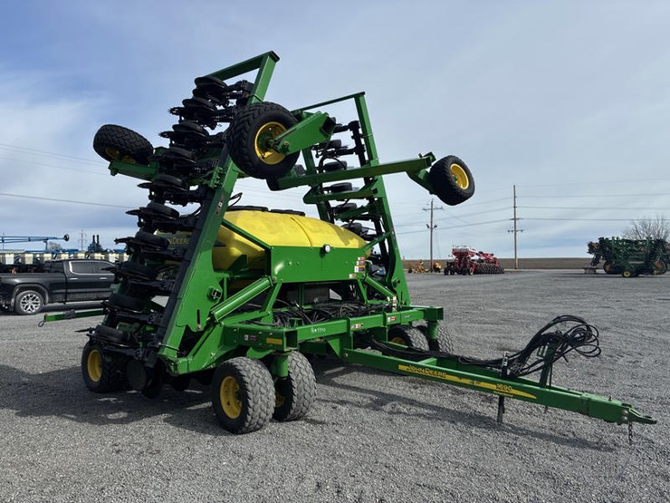 2005-john-deere-1690-image-1