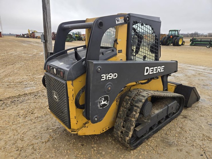 2012-deere-319d-image-9