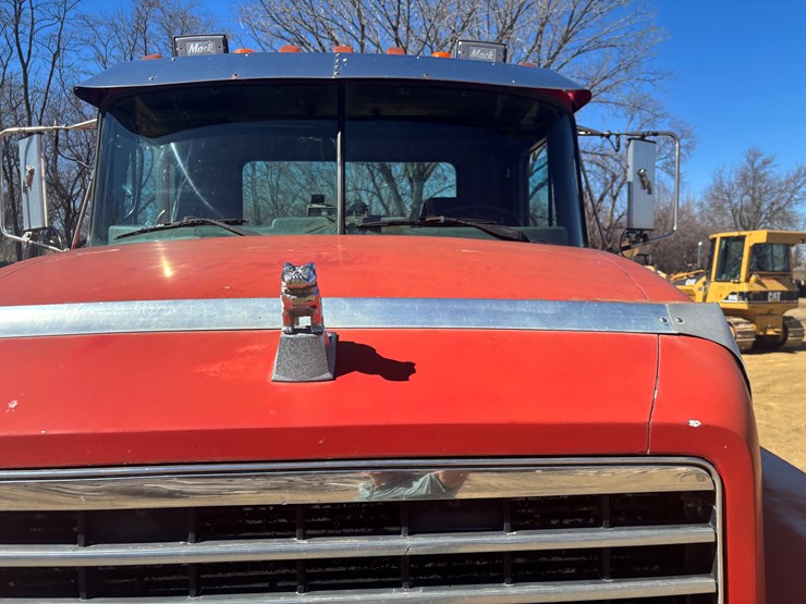 1993-mack-ch600-image-11