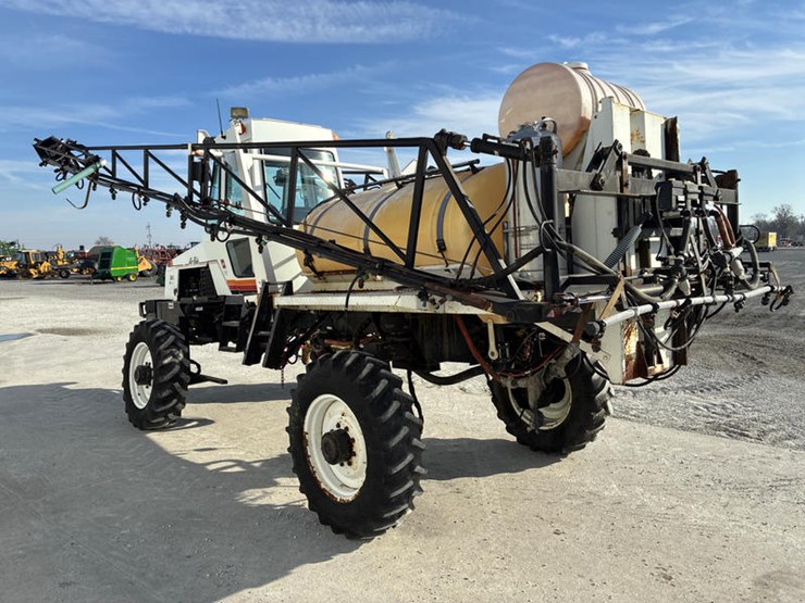 2010-willmar-745-image-6