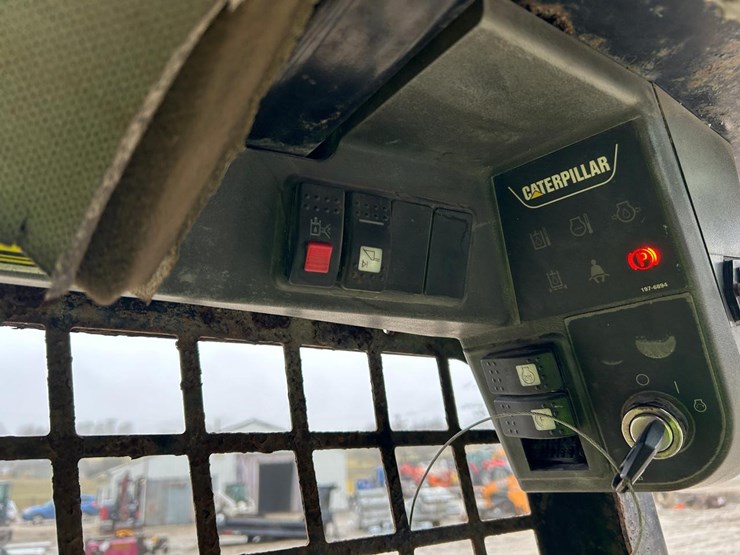 caterpillar-257b-image-24