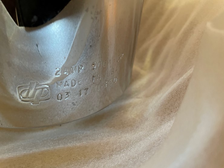 #8035-•-(2)-exhaust-pipes-image-4