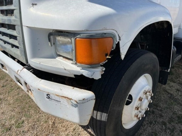 1996-ford-800-image-31